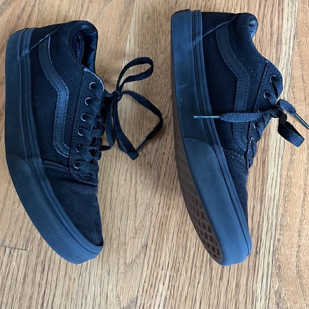 Vans Kid’s Old Skool Black Sneakers- Size 3.5